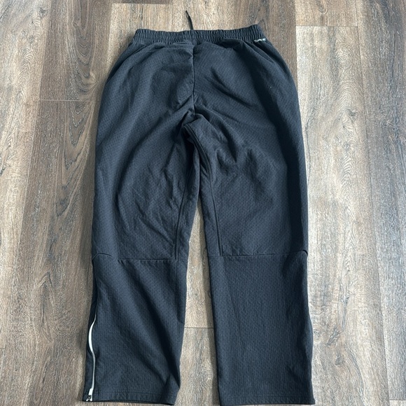 Adidas Pants.  Men’s size large.  Black, with zippers on the hem of the legs. - Picture 7 of 9